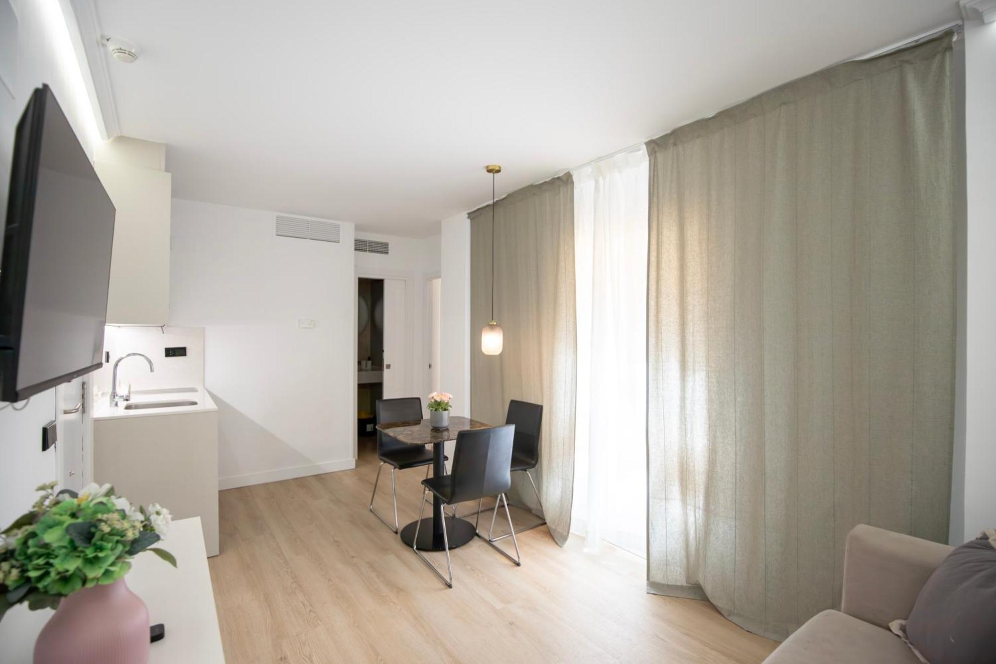 Edificio Leganitos Apartment *